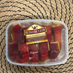 PINCHOS DE CECINA DE LEON CON QUESO DE OVEJA